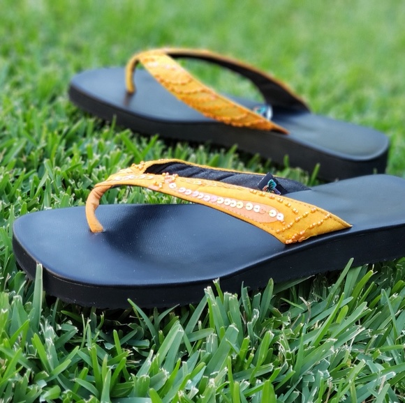 Perfect Condition Sequin & Bead Island Sandals - Picture 2 of 6